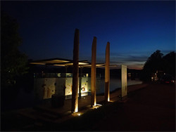 Pavillon bei Nacht.JPG